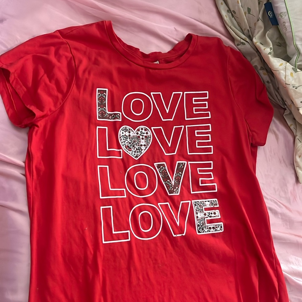 love love love shirt never worn